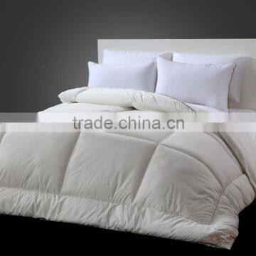 Factory Directly Wholesale White Polyester Microfiber Hotel Quilts