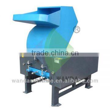 Plastic lump crusher