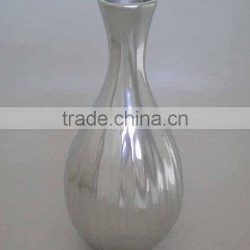 Handmade mirror finish polished recycled aluminum decorative vase