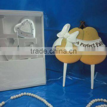 2014 hot selling resin pear cake toppers wedding souvenir
