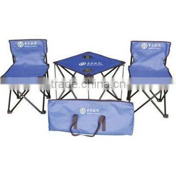 Easy carrying outdoor camping chair with table set in a pocket