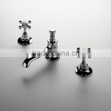 Single Handle With Single Hole Lead Free Kitchen Faucet With Sidespray, Polished Chrome photo-4