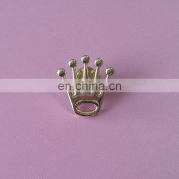 gold crown shape OEM design factory price metal badge gifts