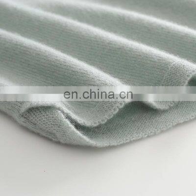 Wholesale 100% Cashmere V-Neck Sweater for Women Autumn and Winter Wear Knitted in Solid Pattern photo-4