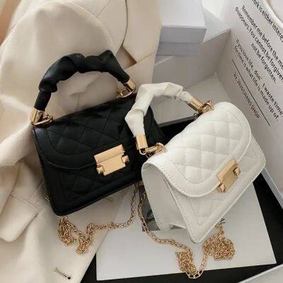 2024 Fashionable Chain Crossbody Handbag for Women, Trendy Small Square Bag