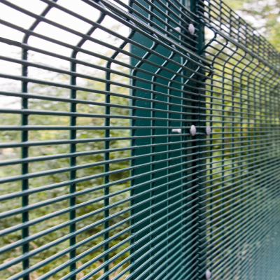 Декоративный высокобезопасный сварной металлический забор с сеткой, покрытый зеленой виниловой эмалью, забор 868 с двойным проволочным покрытием, 2D-сетка для сада