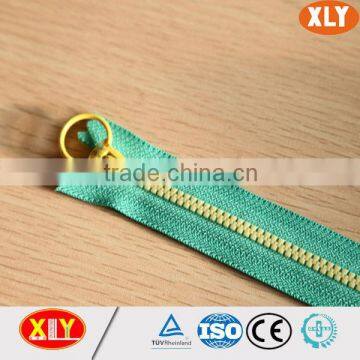 Hot Sale Wholesale Shenzhen Xly Fancy Contrast Teeth Plastic Zipper photo-3