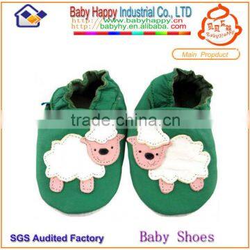 wholesale green lamb fashion soft sole 100% leather baby infant leather shoes