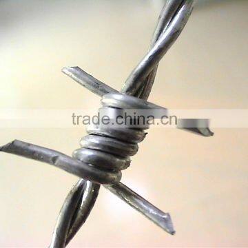 Iron double twist barbed wire barbed wire fence