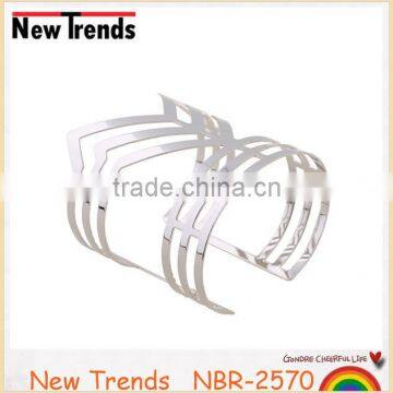 Wholesale Alloy Hollow Wide Bangle Cuff Bracelet for Women