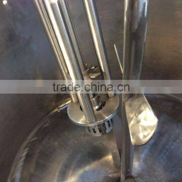 Stainless steel mixing tank with one mixer and one emulsion