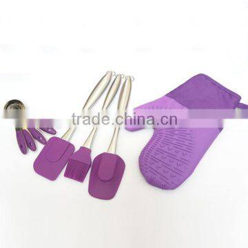 Silicone kitchen sets with measuring spoons,Turner Spatula and silicone glove