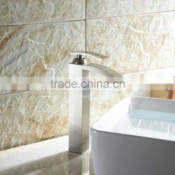 No.Y4517B Cheap Desk Mounted Bathroom Single Handle Basin Mixer Taps photo-2