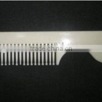 Hotel and Traveling Using Common plastic hair comb