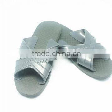Classic and Durable Cross Indoor Slipper photo-3