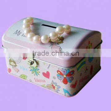 Saving tin box with handle