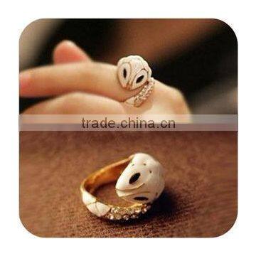 Elegant small white snake ring drip diamond female rings