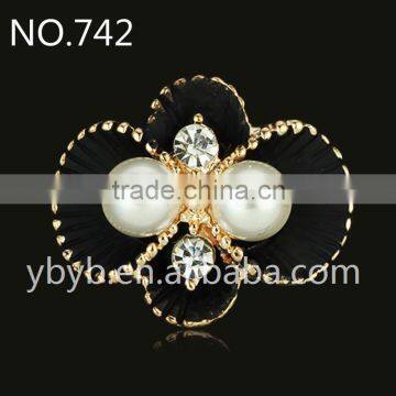 Fashion new design high quality sliver bridal wholesale pearl applique patch