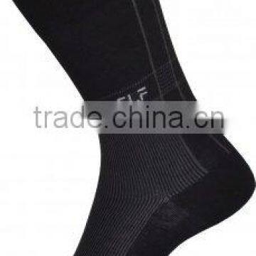 Cotton thin men socks with logo embroidery