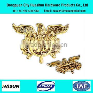 Manufacturer customer design low price eagle shape golden metal brooch