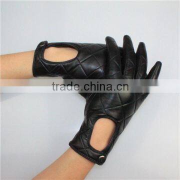 Simple Style Ladies Wearing Embroidery Black Patent Leather Glove