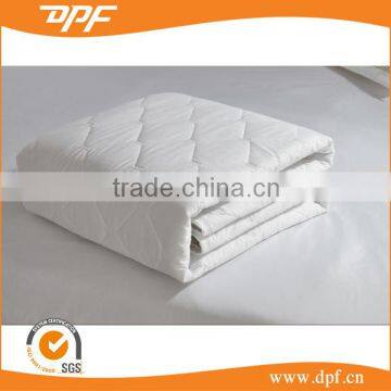 From China manufacture hotel microfiber mattress protector for sale