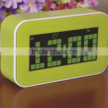 2015 new hot sale item big lcd display blue backlight digital clock with calendar temperature desktop & talking clock snooze