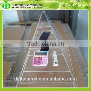 DDX-0228 Trade Assurance Clear Acrylic Pyramid