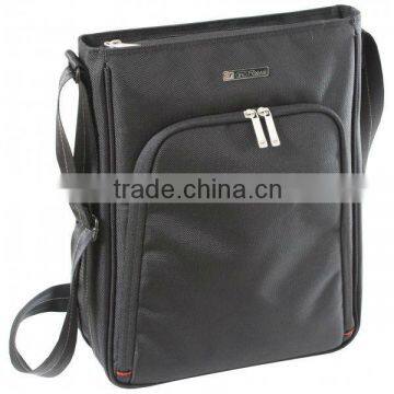 Juel Laptop Messenger Bag in black