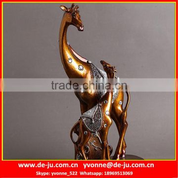 Auger Giraffe Figurine Home Decor Resin