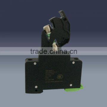 DC plastic fuse holder with light flame resistant for over current protection