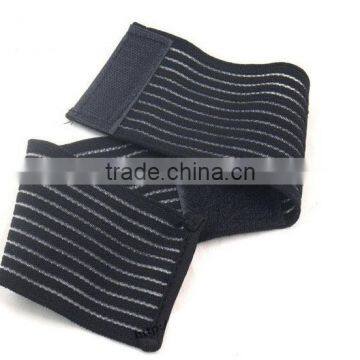 Winding wrister with adjustable elastic compression bandage, sport protective gear for medical use