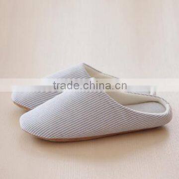 2015 Hot Sale Indoor Comfortable Warm Injection Slipper