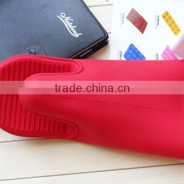 Heat and slip resistant long bbq silicone gloves