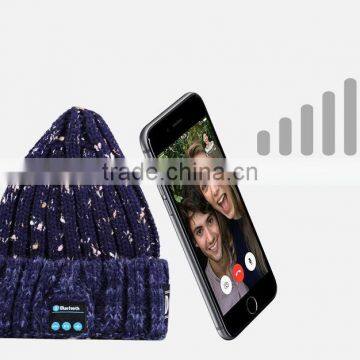 Fasion Style Bluetooth Knitted Hat Smart Wireless Bluetooth Winter Hat Plus Thick Velvet Winter Bluetooth Winter Lady Hat photo-2