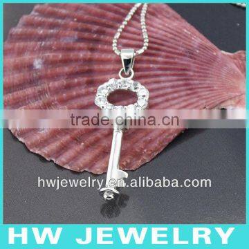 13111 silver key shape pendant