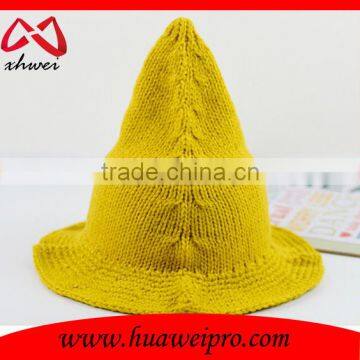 Witch peaked cap