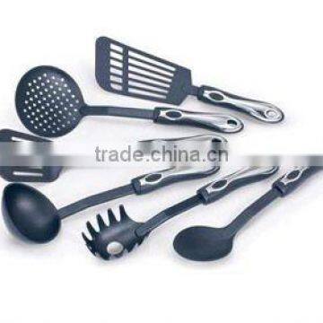 Nylon kitchen utensil set