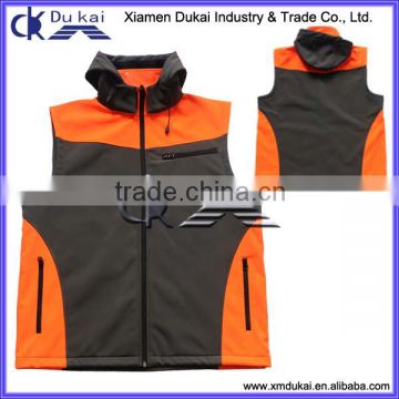 Men's softshell vest with hood