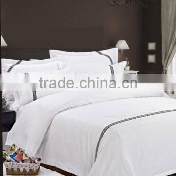 chinese wholesale hotel100% brushed polyester fabric for bed sheet in roll