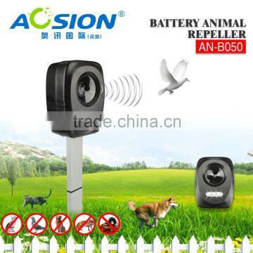 Strong Ultrasonic and Led Flash Animal Repeller Electronic for outdoor use with any harm