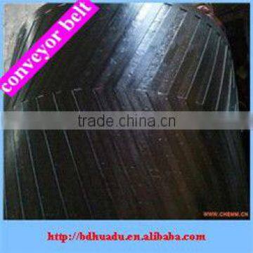 Chevron pattern conveyor belt