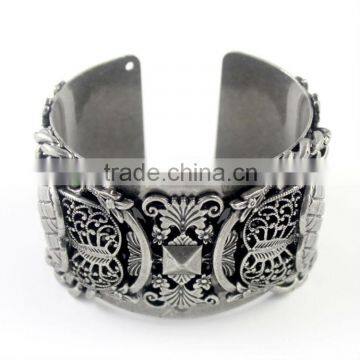 2012 Hot Fashion Designed Gold Bangles Design (JW-8020)