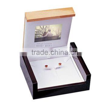 kingly video couple ring jewellery boxes