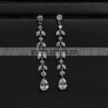 Latest Design Cute Girls Earrings Long Hanging Earrings Diamond Long Earrings                        
                                                Quality Choice