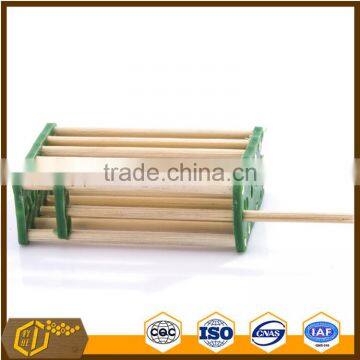 Factory sale beekeeping tool bamboo Queen Bee Cage