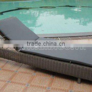 PE Rattan Sun Lounger / Sun bed