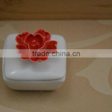 New Item White Ceramic Jewel Box With Red Flower Shape Design photo-5