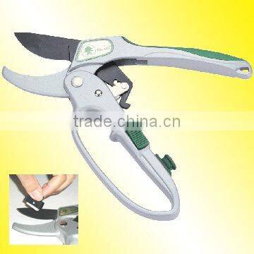 Ratchet Pruning Shears