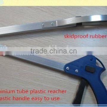 plastic handle aluminum tube rubber clamp reacher